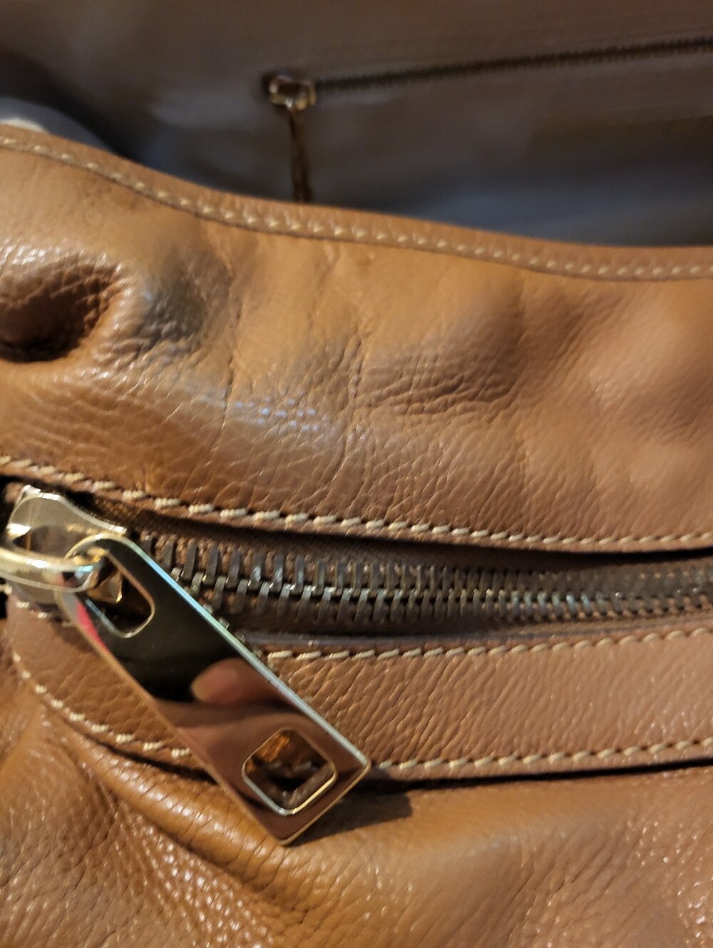 Marc Jacobs Tan Leather Shoulder Bag - Classic Buckle Detail - Picture 9 of 13